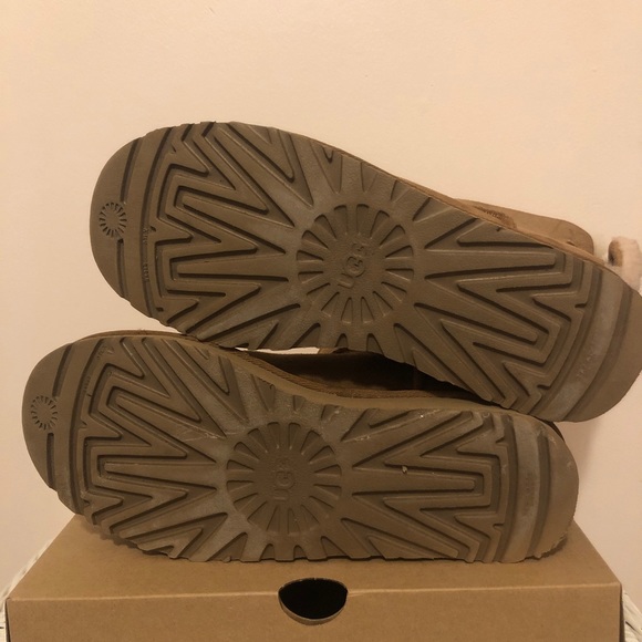 SOLD Arielle Uggs 9 - Picture 5 of 6